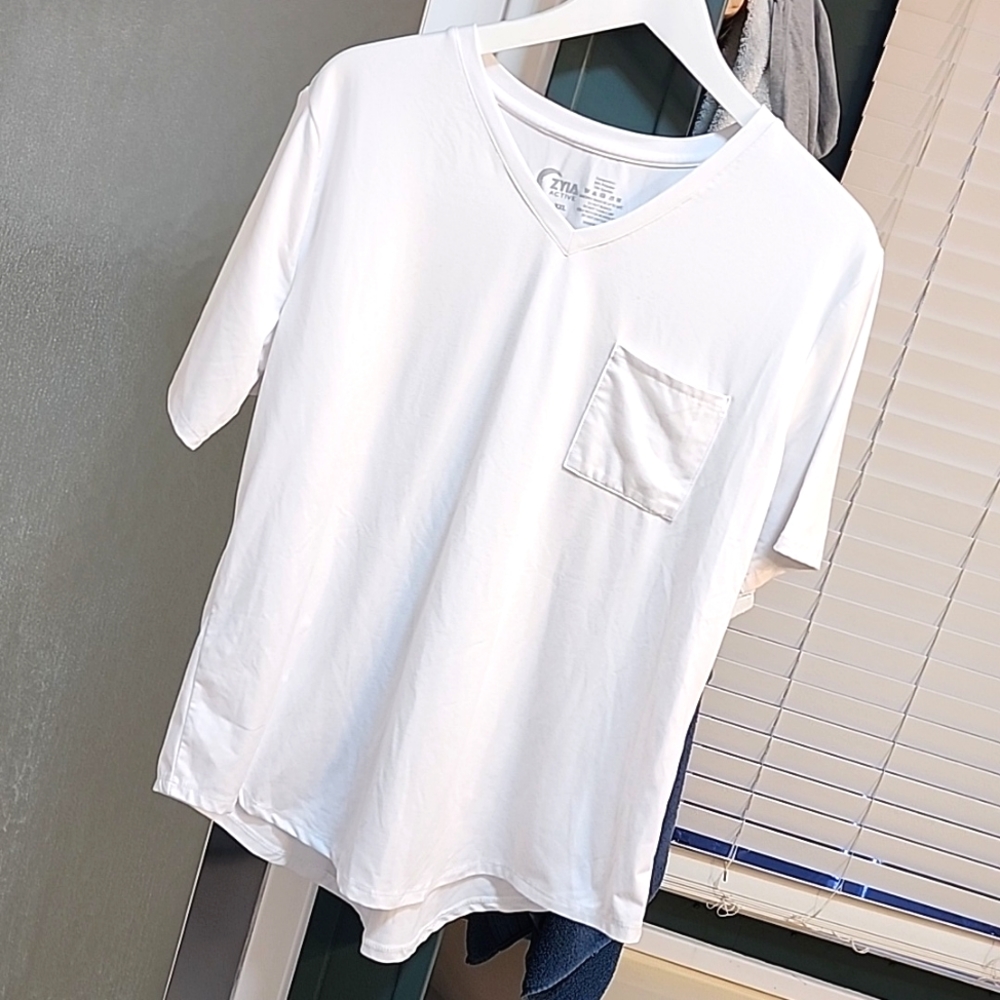 Zyia tee